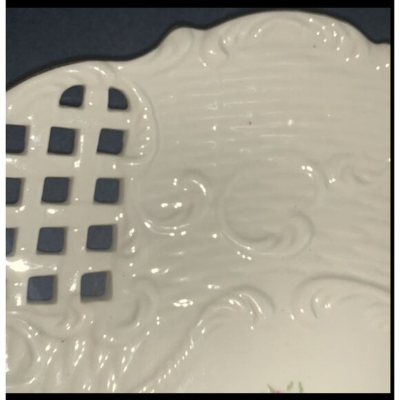 Set Of 3 Vintage Floral Porcelain Plates With Intricate Cutout Design & Pink Ros - Picture 9 of 16